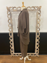 Load image into Gallery viewer, Lara Shirt // Chocolate
