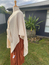 Load image into Gallery viewer, Raya Knit // Cream
