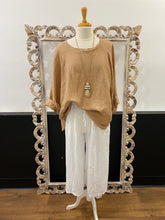 Load image into Gallery viewer, The Eva Top // Linen
