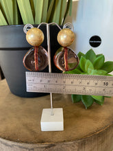Load image into Gallery viewer, Pania // Gold &amp; Resin Bead Earring
