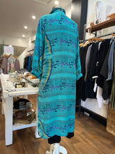 Load image into Gallery viewer, Cinta Shirt Cape // Teal Essence
